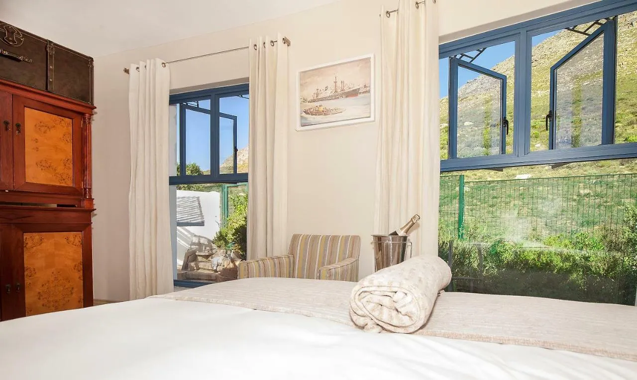 Πανσιόν Magellans Hotel Simonʼs Town