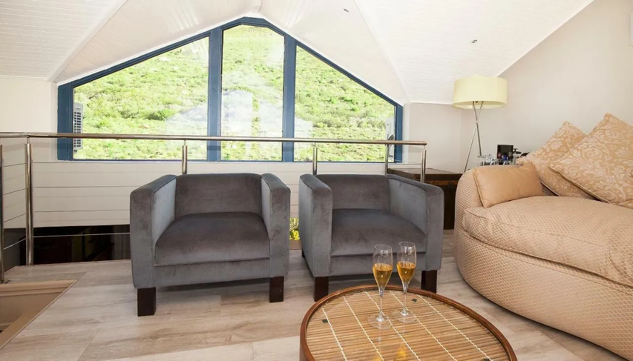 Πανσιόν Magellans Hotel Simonʼs Town
