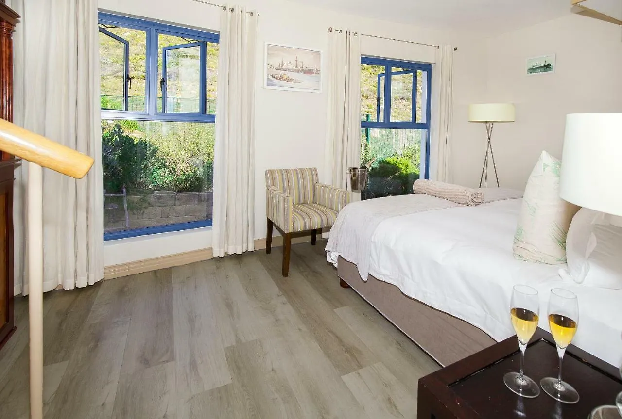 Πανσιόν Magellans Hotel Simonʼs Town